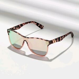 Tortoise Shell Print Flat Top Shield Sunglasses with Rose-Tinted Lenses